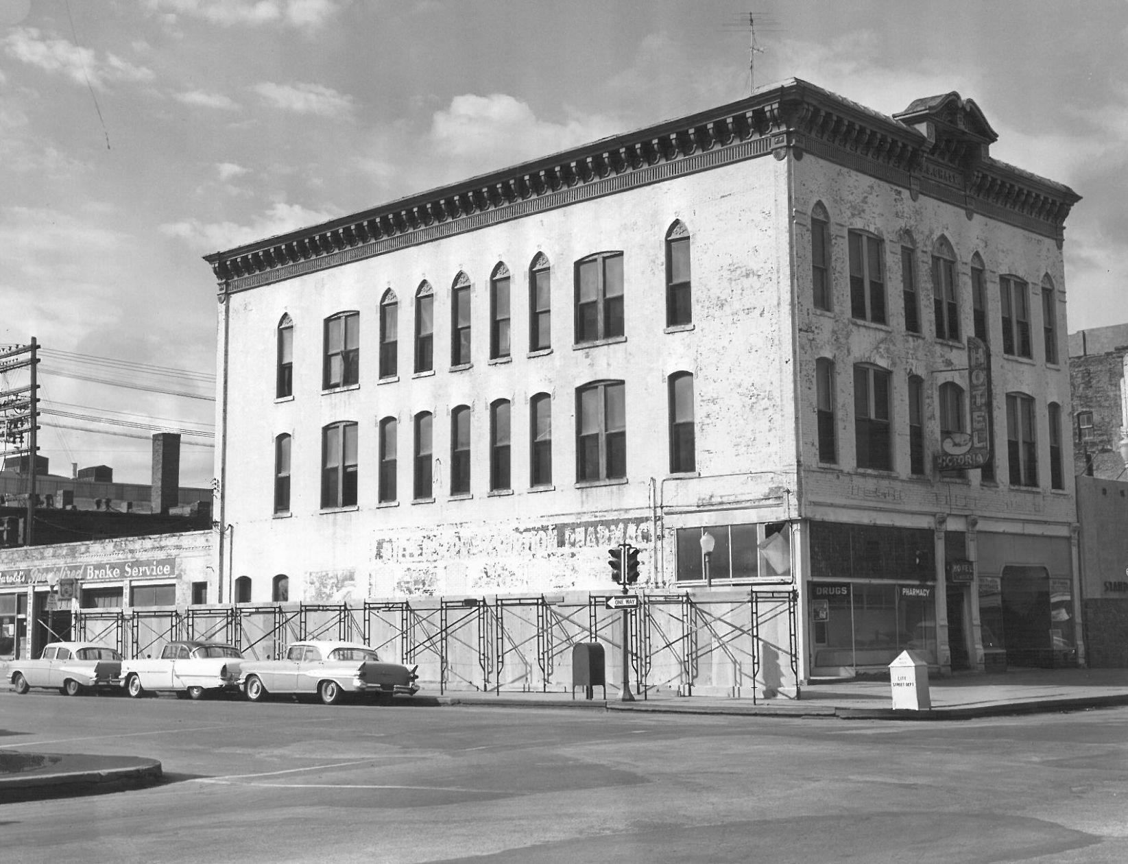 Victoria Hotel